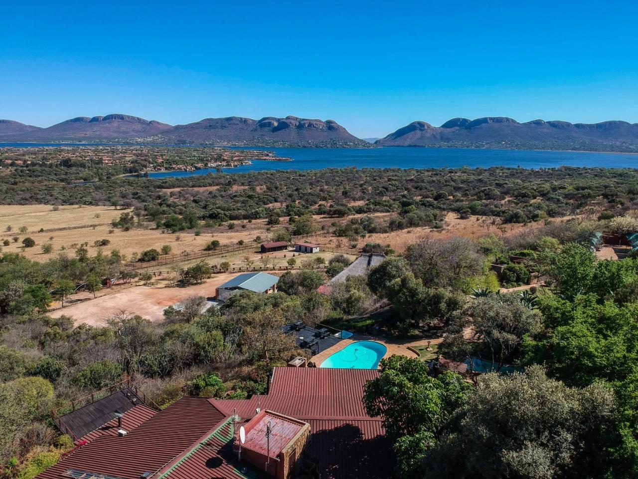 הארטביספורט La Montagne Guest Lodge מראה חיצוני תמונה